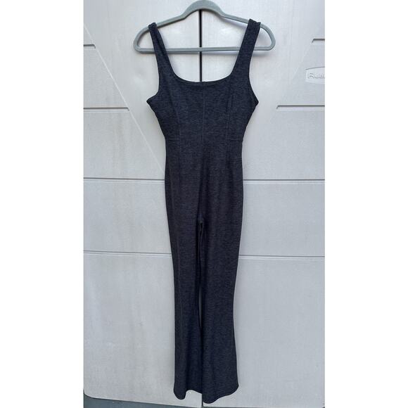 Fabletics Heatherflex Kick Flare Jumpsuit In Charcoal Sz M Square Neck Build In - Picture 8 of 15